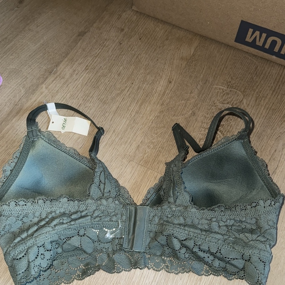 ☘️Aerie Lace  Green wireless bra - Picture 7 of 7